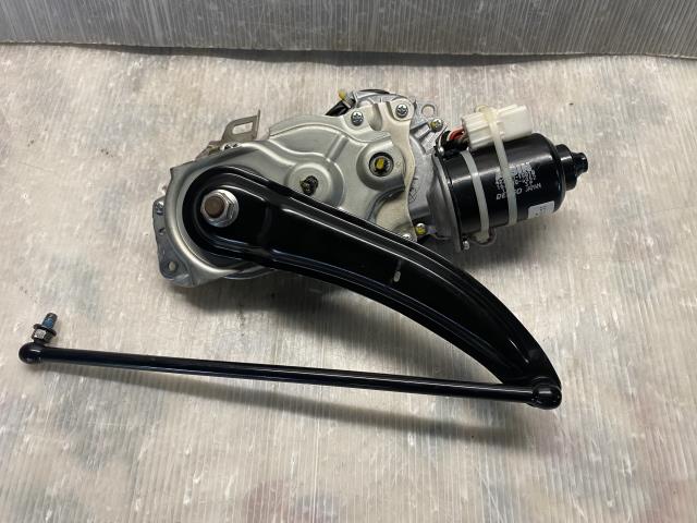 【中古】中古部品 アイシス ZGM15W パワートランク・バックドアモーター 【3330580100-000243019866000】