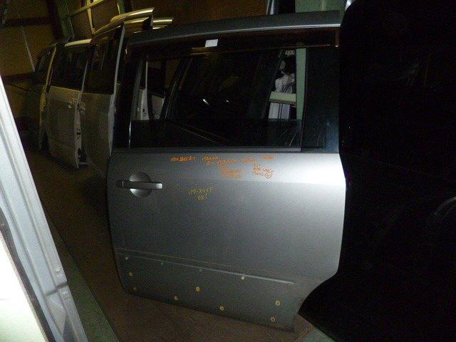 【中古】中古部品 プレサージュ TU31 左ﾘｱﾄﾞｱ 【3310160100-001067406713400】