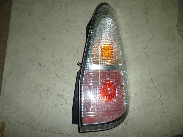 【中古】中古部品 セレナ PC24 右ﾃｰﾙﾗﾝﾌﾟ 【3310160100-000929581015500】