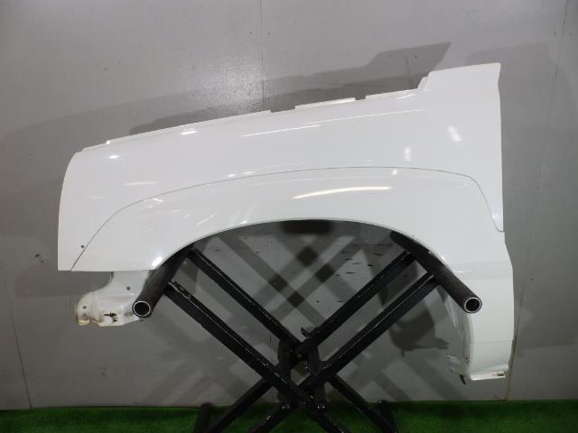 【中古】中古部品 キャデラック エスカレード 左ﾌﾛﾝﾄﾌｪﾝﾀﾞｰ 【3260250000-000024133510700】