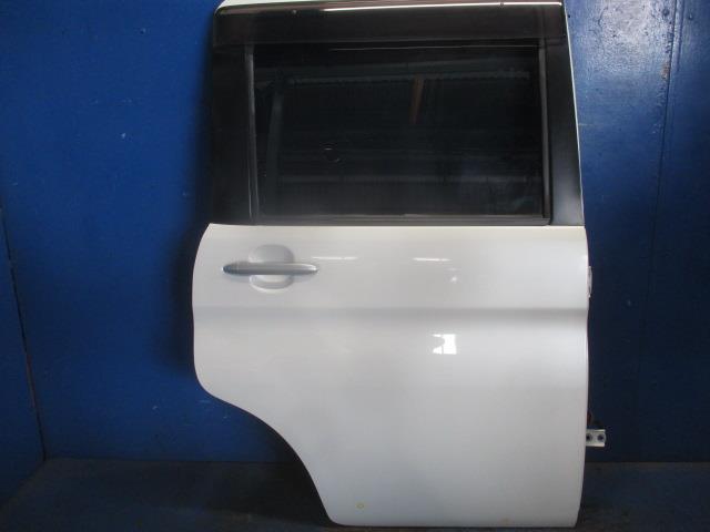 【中古】中古部品 タント L375S 右ﾘｱﾄﾞｱ 【3310270100-000014341413300】