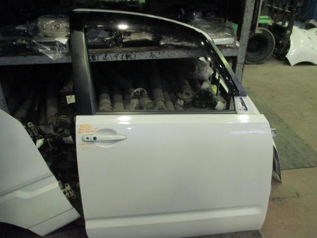 【中古】中古部品 ポルテ NNP11 右ﾌﾛﾝﾄﾄﾞｱ 【3310160100-001487488213100】