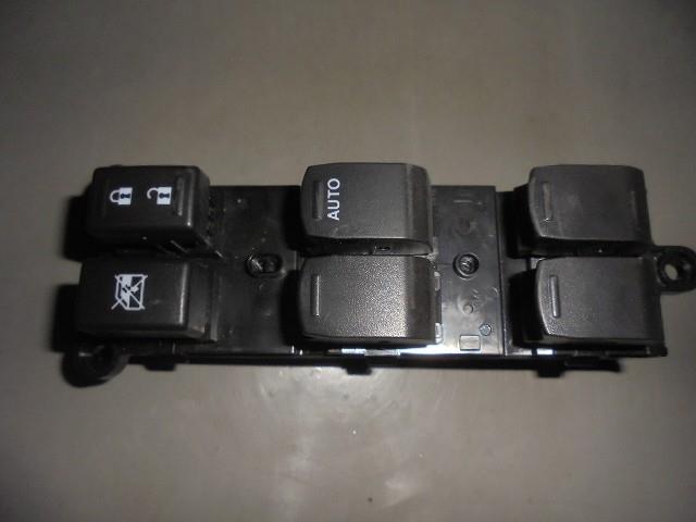 【中古】中古部品 スイフト ZC72S ﾊﾟﾜｰｳｲﾝﾄﾞｳｽｲｯﾁ 【3310160100-001232152861900】