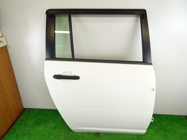 【中古】中古部品 サクシード NCP55V 右ﾘｱﾄﾞｱ 【3330640100-240805000113300】