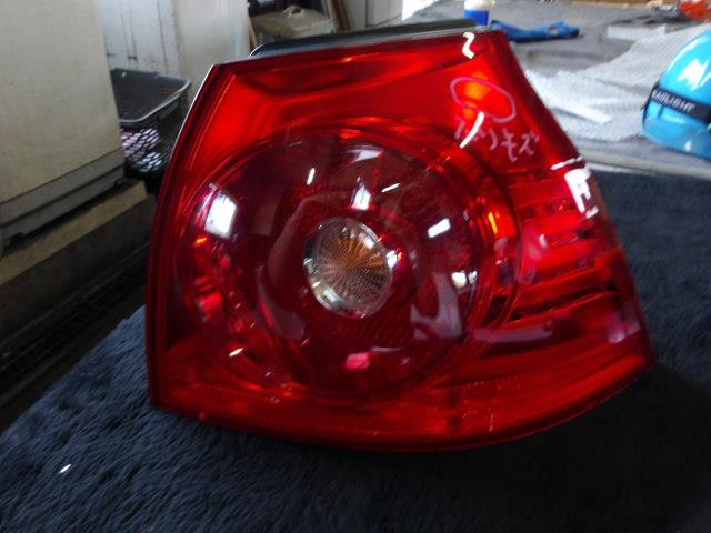 【中古】中古部品 VW ゴルフ 1KAXX 右ﾃｰﾙﾗﾝﾌﾟ 【3340220100-000225041515500】