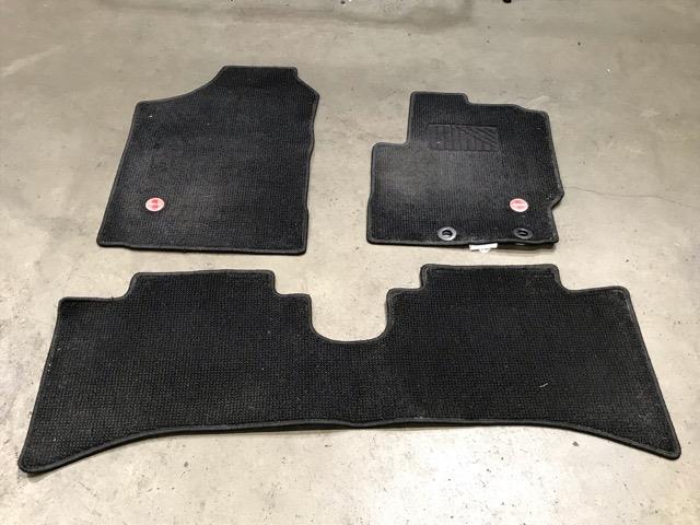 【中古】中古部品 アクア NHP10 ﾌﾛｱﾏｯﾄ 【3330530100-000005280477450】