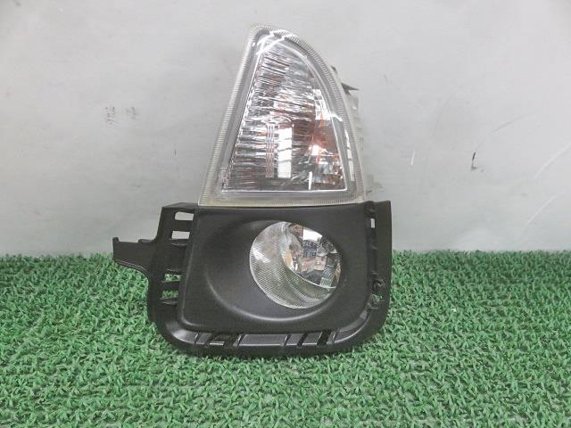 【中古】中古部品 アクア NHP10 左ﾌｫｸﾞﾗﾝﾌﾟ 【3330380100-000036024610950】