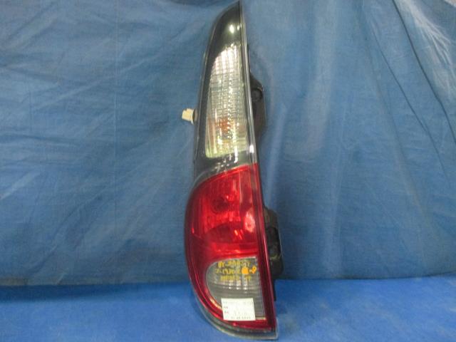 【中古】中古部品 ＭＲワゴン MF33S 左ﾃｰﾙﾗﾝﾌﾟ 【3310160100-001499806815600】