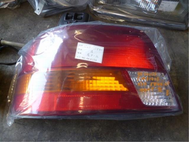 【中古】中古部品 ビスタ SV40 左ﾃｰﾙﾗﾝﾌﾟ 【3310160100-001124060415600】