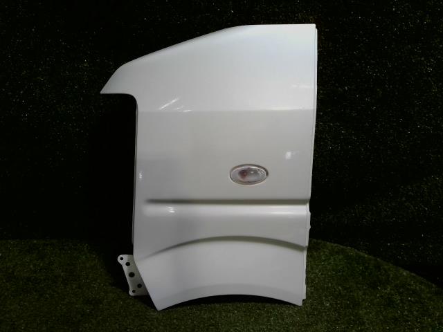 【中古】中古部品 エブリィ DA64W 左ﾌﾛﾝﾄﾌｪﾝﾀﾞｰ 【3260300000-240820000310700】