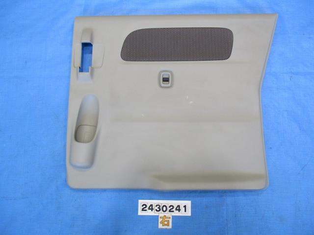 【中古】中古部品 エブリィ DA17V 右ﾘｱﾄﾞｱﾄﾘﾑ 【3310040100-000243024113350】