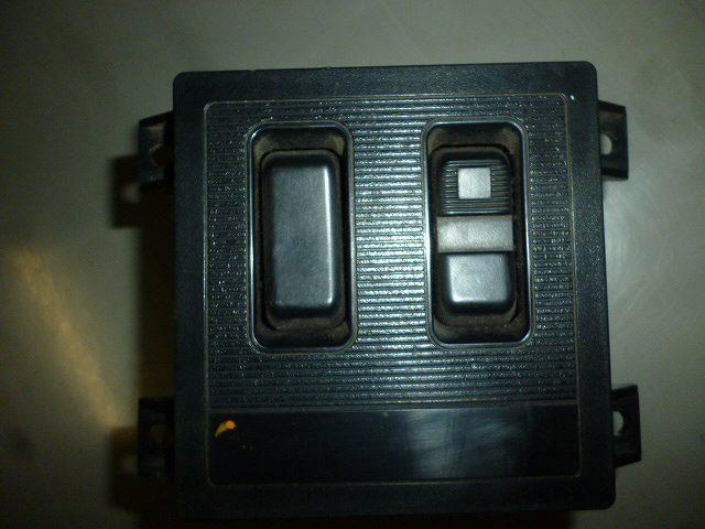 【中古】中古部品 デリカ P25W ﾊﾟﾜｰｳｲﾝﾄﾞｳｽｲｯﾁ 【3310160100-000955418361900】 6,103円