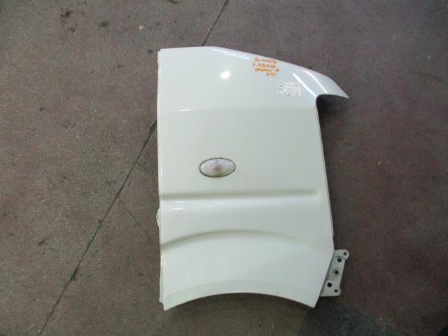 【中古】中古部品 エブリィ DA64W 右ﾌﾛﾝﾄﾌｪﾝﾀﾞｰ 【3310160100-001679912510600】