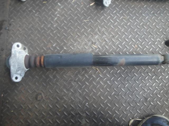 【中古】中古部品 VW ゴルフ 1KCAX 右ﾘｱｼｮｯｸｱﾌﾞｿｰﾊﾞｰ 【3100430000-240824000150700】