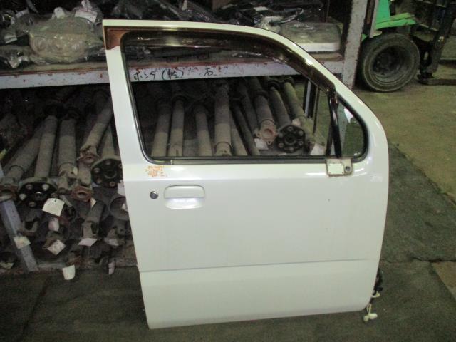 【中古】中古部品 ワゴンＲ MC21S 右ﾌﾛﾝﾄﾄﾞｱ 【3310160100-001688368913100】