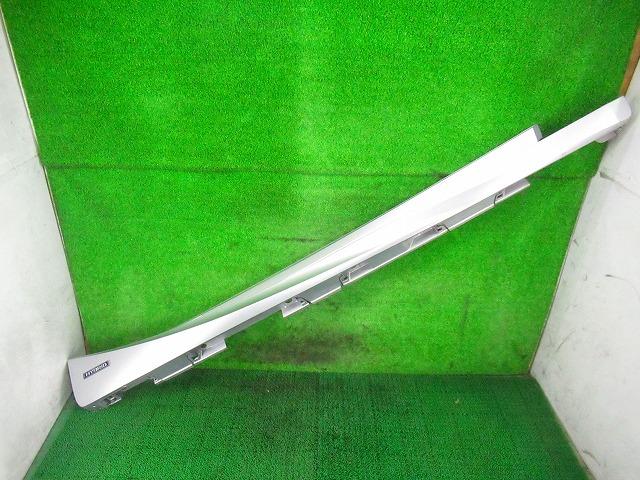 【中古】中古部品 レクサス IS AVE30 右ｻｲﾄﾞｽﾃｯﾌﾟ 【3330210100-000036129313700】