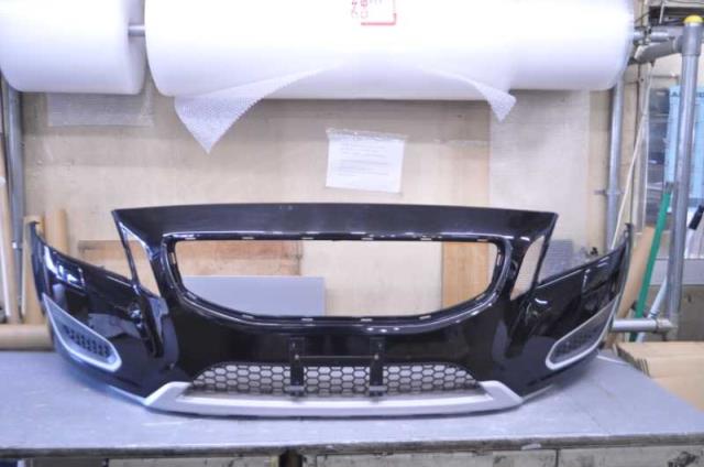 【中古】中古部品 ボルボ 60シリーズ FB4164T ﾌﾛﾝﾄﾊﾞﾝﾊﾟｰ 【3310580000-240827001610100】