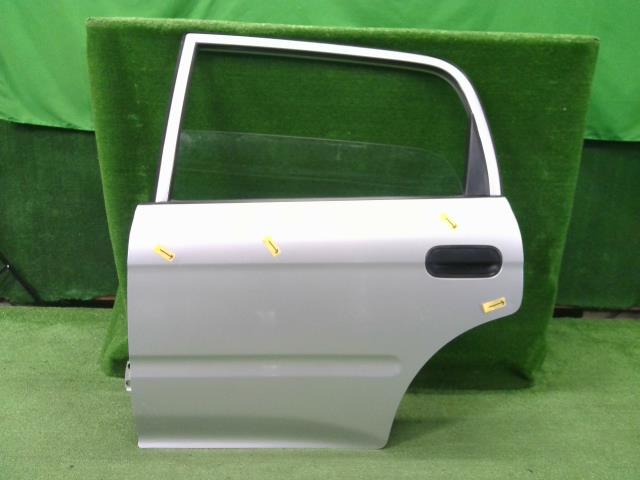 【中古】中古部品 トゥデイ JA4 左ﾘｱﾄﾞｱ 【3310200100-000021054813400】