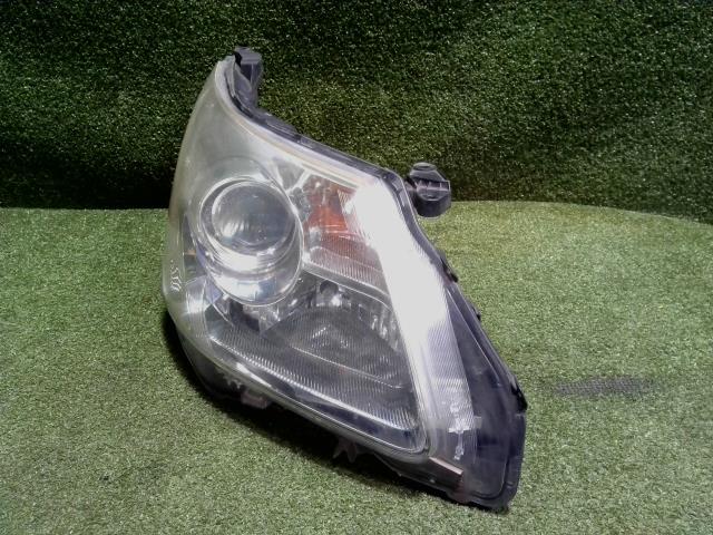 【中古】中古部品 アベンシス ZRT272W 右ﾍｯﾄﾞﾗﾝﾌﾟ 【3260300000-240829000510800】