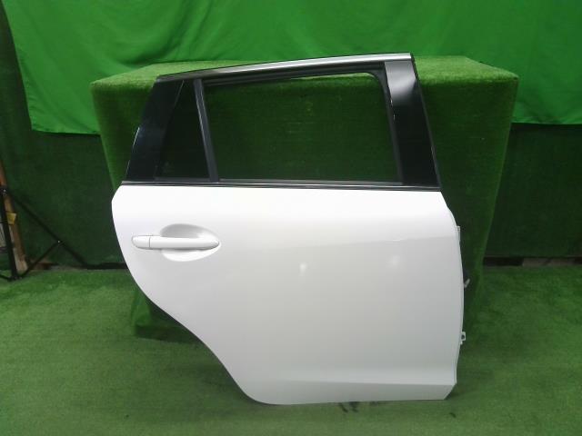 【中古】中古部品 アテンザ GJ2FW 右ﾘｱﾄﾞｱ 【3310200100-000021085813300】