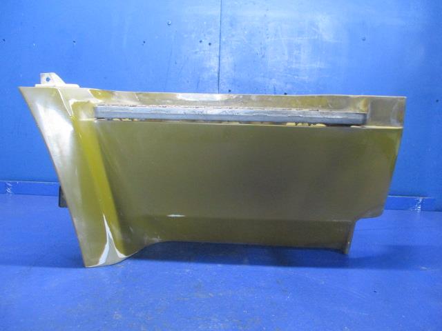 【中古】中古部品 ふそう大型車 FU50KNY 右ｻｲﾄﾞｽﾃｯﾌﾟ 【3310270100-000014337613701】｜e-cleマート