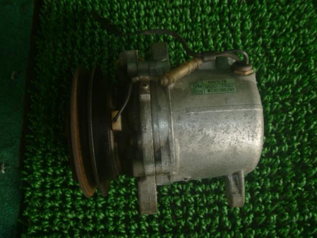 【中古】中古部品 MRワゴン MF21S A/Cコンプレッサー 【3330370100-000243019460700】