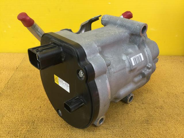 【中古】中古部品 プリウス ZVW55 A/Cｺﾝﾌﾟﾚｯｻｰ 【3330960100-000052327260700】
