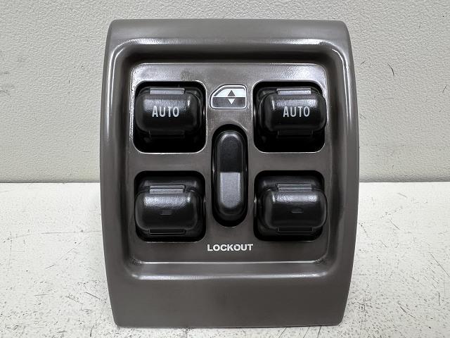 【中古】中古部品 クライスラーPTクルーザー PT2K20 ﾊﾟﾜｰｳｲﾝﾄﾞｳｽｲｯﾁ 【3310070100-000183019561900】