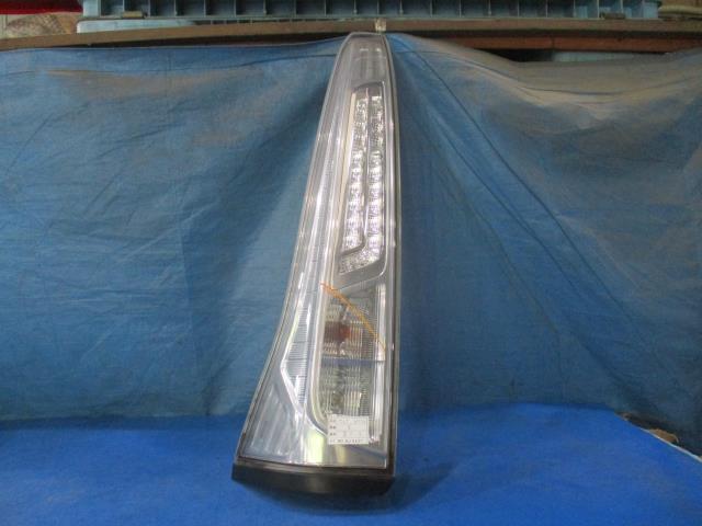 【中古】中古部品 セレナ HC26 左ﾃｰﾙﾗﾝﾌﾟ 【3310160100-000004385415600】