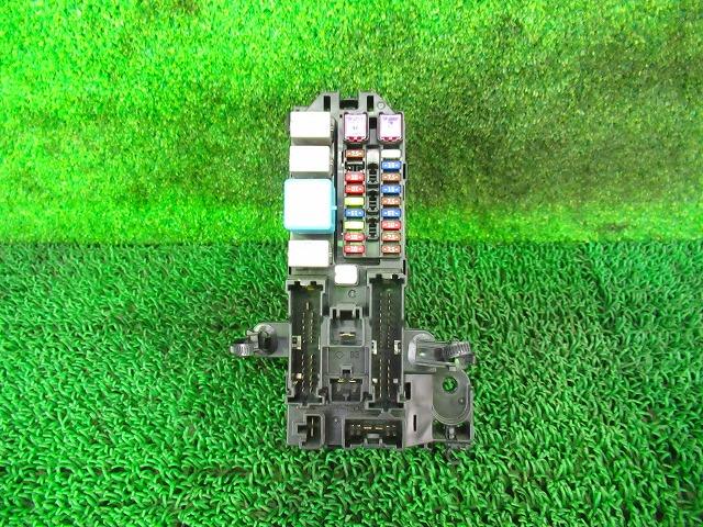 【中古】中古部品 ミラココア L675S ﾋｭｰｽﾞﾎﾞｯｸｽ 【3330210100-000036139467800】
