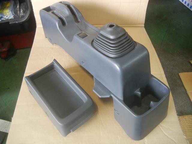 【中古】中古部品 キャリィ DA63T ｺﾝｿｰﾙﾎﾞｯｸｽ 【3340220100-000225030077100】