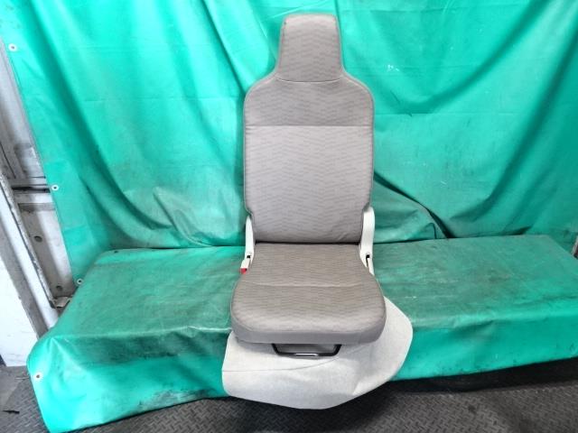【中古】中古部品 エブリィ DA17V ｱｼｽﾀﾝﾄｼｰﾄ 【3330990500-240906000270600】