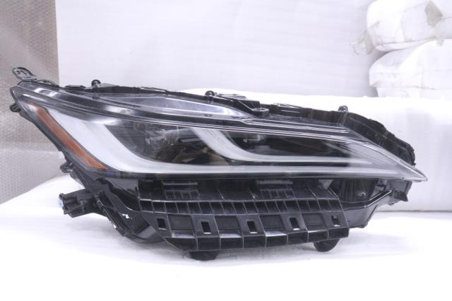 【中古】中古部品 ハリアー MXUA80 右ﾍｯﾄﾞﾗﾝﾌﾟ 【3260520000-240910501610800】