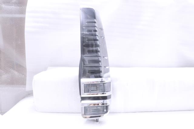 【中古】中古部品 ヴォクシー ZRR80W 右ﾃｰﾙﾗﾝﾌﾟ 【3260520000-240910502415500】