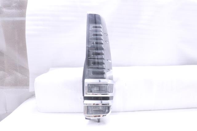 【中古】中古部品 ヴォクシー ZRR80W 右ﾃｰﾙﾗﾝﾌﾟ 【3260520000-240910502515500】