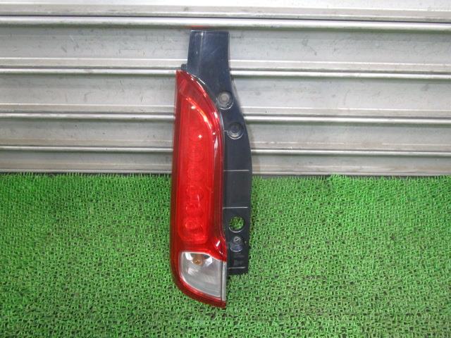 【中古】中古部品 スペーシア MK32S 左ﾃｰﾙﾗﾝﾌﾟ 【3330540100-240910001415600】