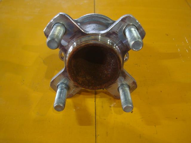 【中古】中古部品 ルークス B44A リアハブ 【3340220100-000225012844471】|e-cleマート