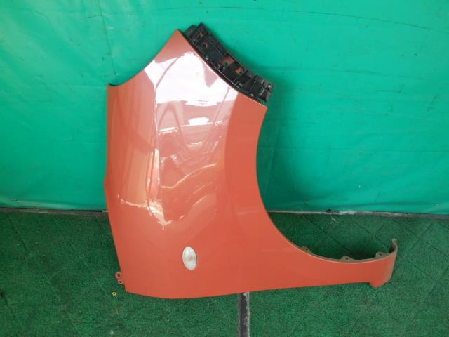 【中古】中古部品 モコ MG22S 右ﾌﾛﾝﾄﾌｪﾝﾀﾞｰ 【3310080100-240322000510600】