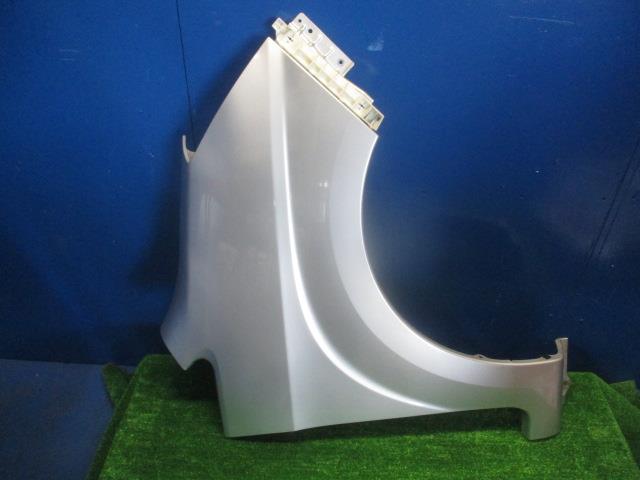 【中古】中古部品 ステラ RN2 右ﾌﾛﾝﾄﾌｪﾝﾀﾞｰ 【3310270100-000014407510600】