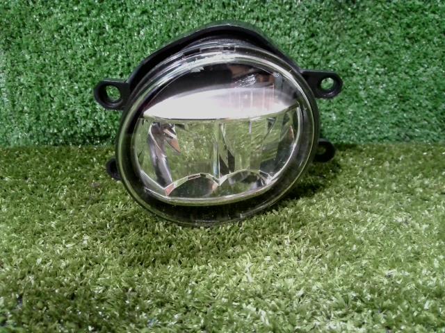 【中古】中古部品 レクサス CT ZWA10 左ﾌｫｸﾞﾗﾝﾌﾟ 【3260300000-240918000510950】 8,837円