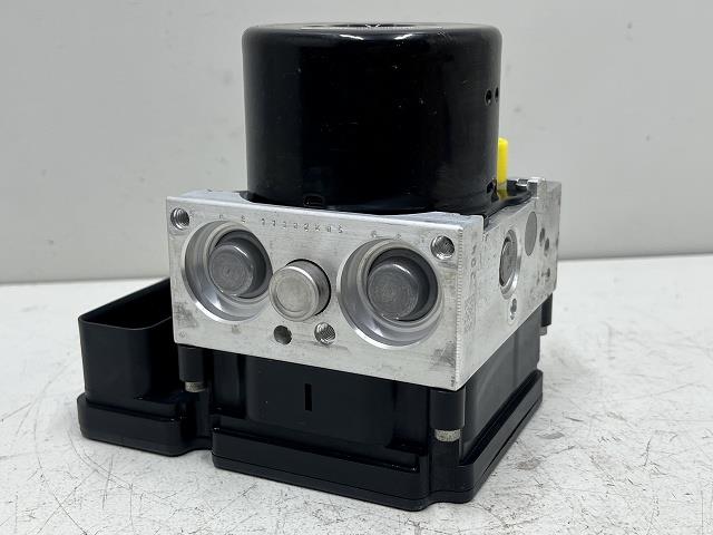 【中古】中古部品 BMW 1シリーズ 1A16 ABSアクチュエーター 【3310070100-0000Y0756742500】|e-cleマート
