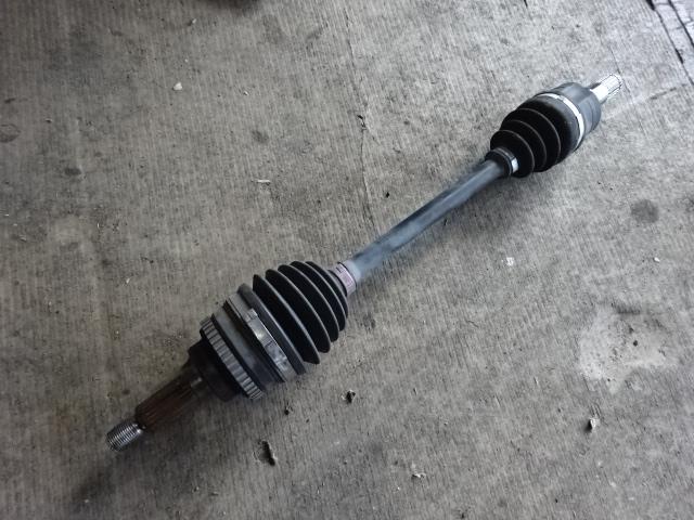 【中古】中古部品 ワゴンＲ MH23S 左ﾌﾛﾝﾄﾄﾞﾗｲﾌﾞｼｬﾌﾄ 【3310410000-000243038642200】