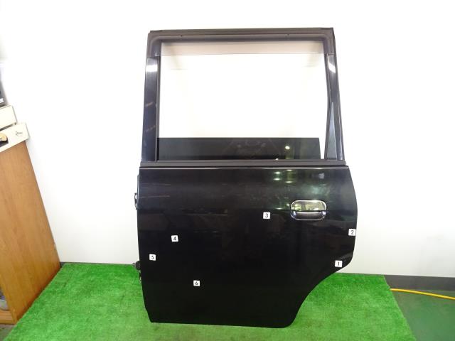 【中古】中古部品 タント L350S 左ﾘｱﾄﾞｱ 【3330640100-240919000113400】