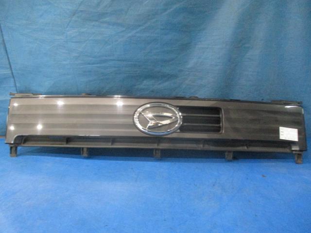 【中古】中古部品 ムーヴコンテ L575S ラジエータグリル 【3310160100-000004326610400】