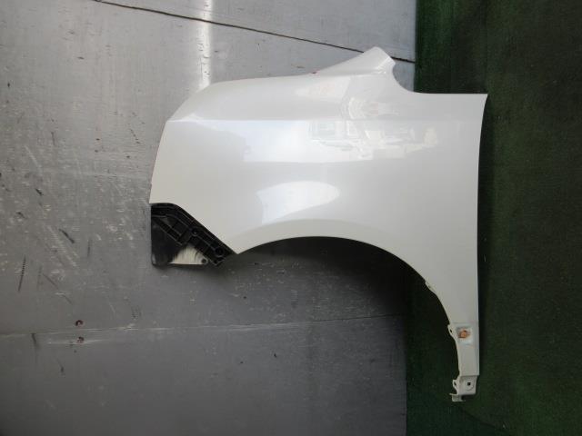 【中古】中古部品 ヴォクシー ZRR75W 左ﾌﾛﾝﾄﾌｪﾝﾀﾞｰ 【3330560100-240924000310700】