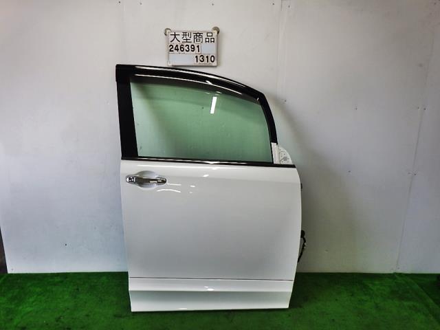 【中古】中古部品 エスクァイア ZRR85G 右フロントドア 【3330890100-000024639113100】