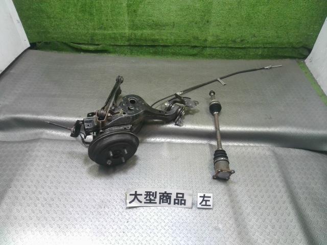 【中古】中古部品 ヤリス MXPH15 左ﾘｱﾅｯｸﾙﾊﾌﾞ 【3330990700-202404007944440】