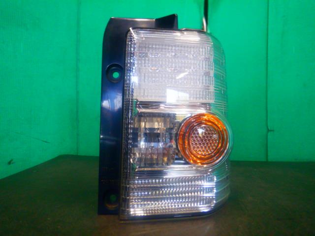 【中古】中古部品 ムーヴコンテ L585S 右ﾃｰﾙﾗﾝﾌﾟ 【3340140100-000024227515500】