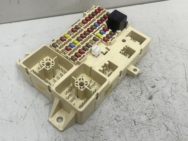 【中古】中古部品 ジャガー Sタイプ J01JC ﾋｭｰｽﾞﾎﾞｯｸｽ 【3310070100-0000Y0749367800】