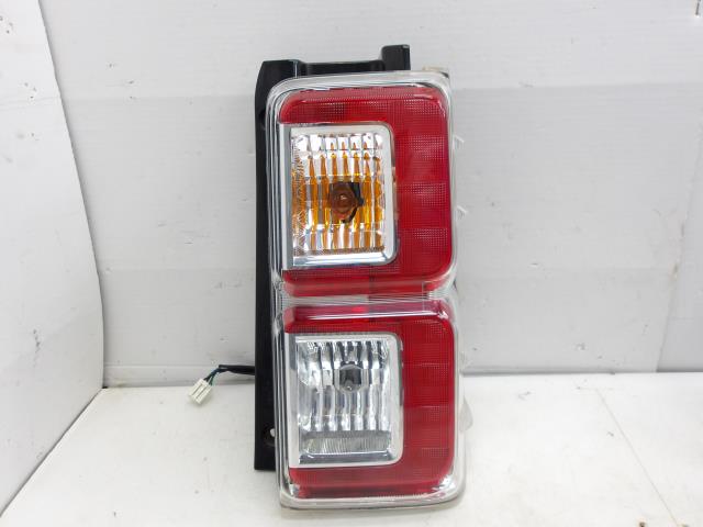 ウェイク DBA-LA700S 右　テール　ランプ　20518 R ウェイク DBA-LA700S 右 テール ランプ 20518 R